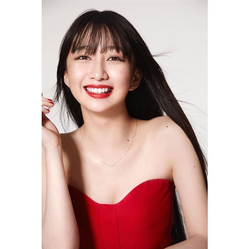 木村拓哉女儿再破尺度！低胸海沟惊艳“不保守了”爸管不住 时尚资讯 图6张