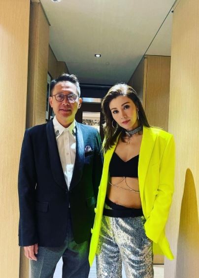 李嘉欣59岁亲姐庆生照曝光！网惊姐妹俩“脸蛋冻龄太扯” 时尚资讯 图3张