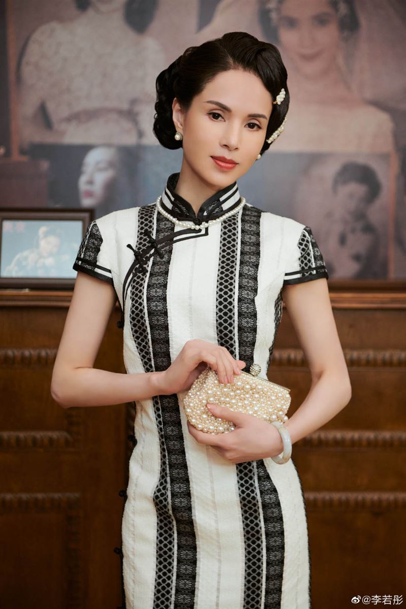 最美小龙女曝33年前青涩照！出道前当空姐模样美翻众人 时尚资讯 图4张