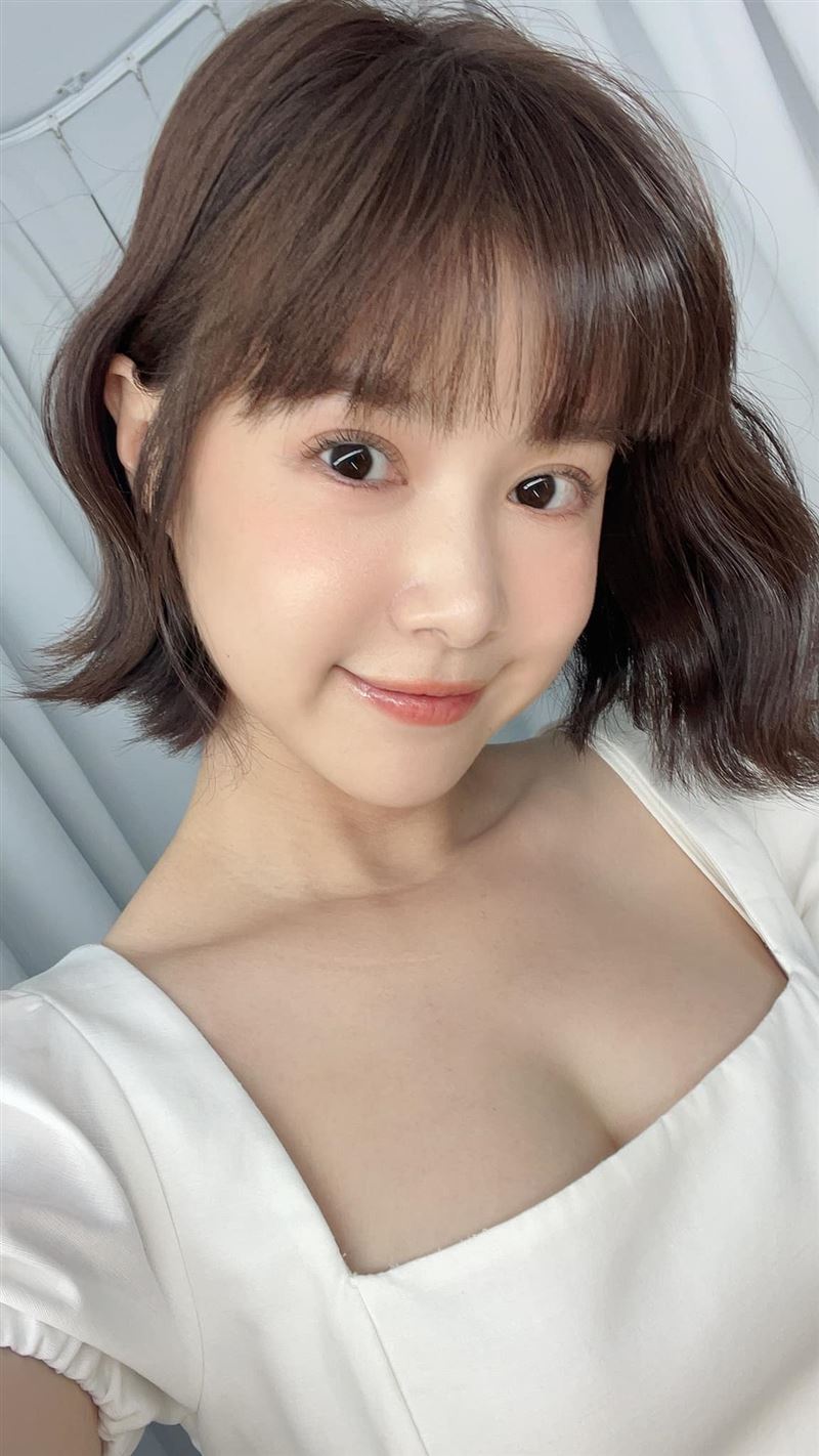 北半球剧烈晃动！李佳颖15秒热舞片流出　陶醉表情网嗨翻 时尚资讯 图2张