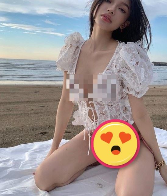 中国台湾最辣双胞胎！“挂脖露背装”扭S腰　大面积肉色引暴动 时尚资讯 图4张