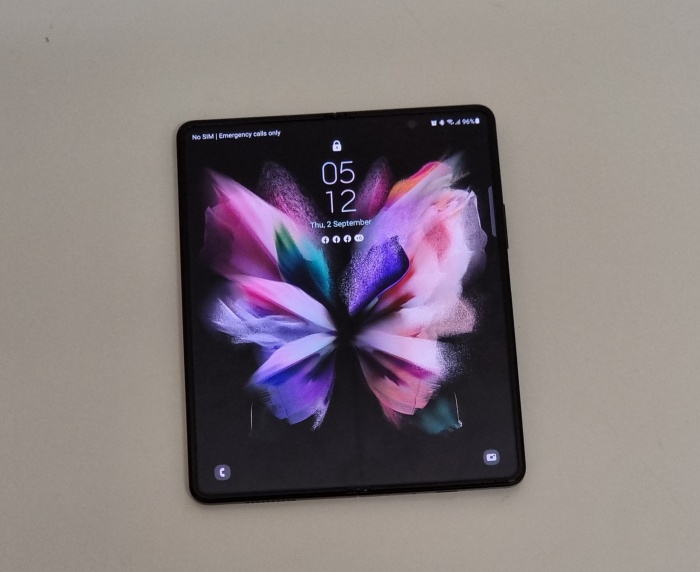 Review I 折叠屏手机就是酷！Samsung Galaxy Z Fold3 5G 五个亮点可以买！ 更多热点 图2张