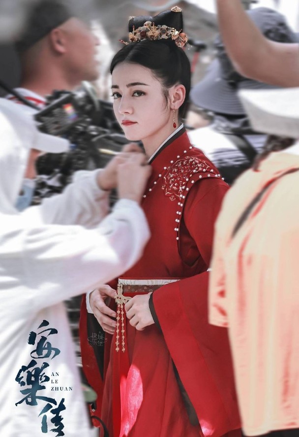 迪丽热巴“白发魔女”造型超惊艳！ 撞型《Game of Thrones》龙母 娱乐资讯 图1张