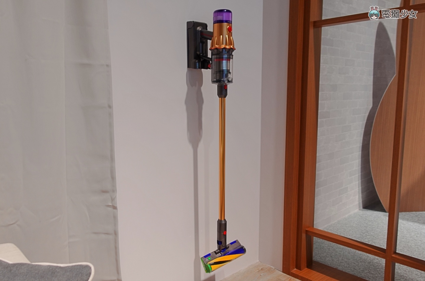 出门｜Dyson V12 Detect Slim 手持吸尘器正式登台！雷射侦测、声学感应及灰尘分类统计 三大功能有感升级！ 数码科技 图1张