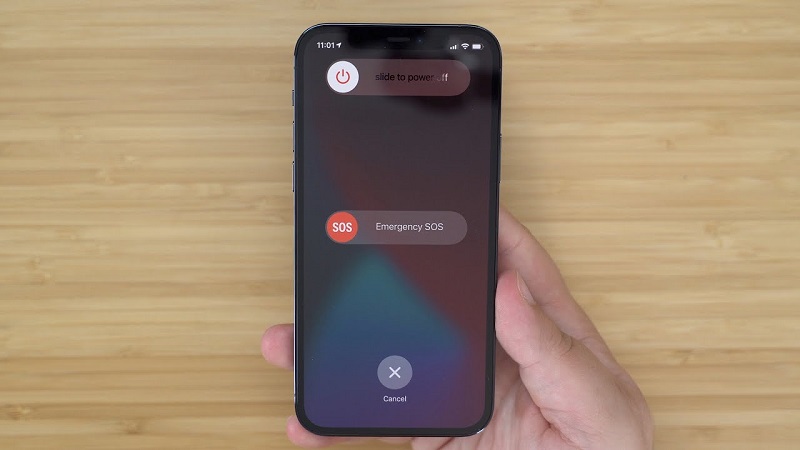 Tips I 想维持iPhone电池健康度？专家建议每星期重启手机一次！ 更多热点 图2张