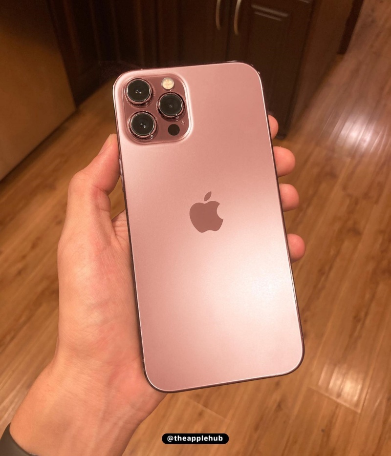 News I 苹果最酷颜色回归！iPhone 13 Pro 最新配色有哑光黑？ 更多热点 图5张
