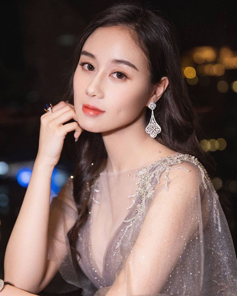 史上最狂女团！白富美3人身价破千亿　赌王女儿不敢站C位 时尚资讯 图4张