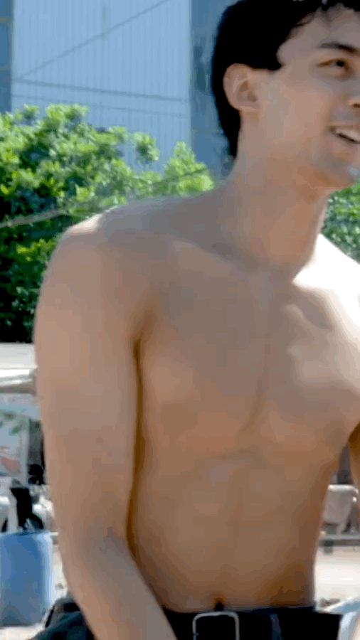 吴磊裸上半身骑马...“两点”被特别打码！网友：以为没有奶头 娱乐资讯 图1张