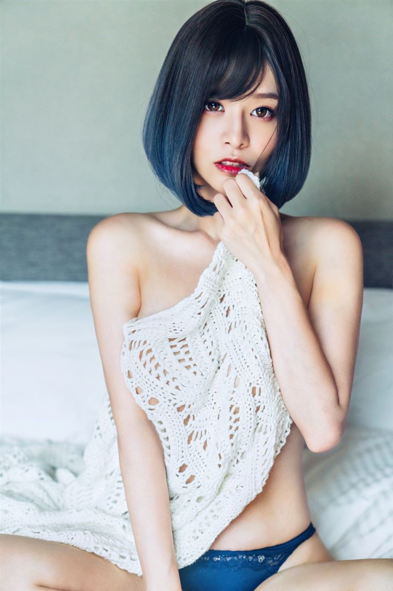 独家／“雪乳战神”泄邪恶视角！郭鬼鬼写真胸口竟辣露一点 时尚资讯 图1张