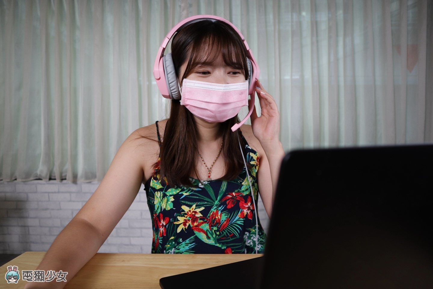 HyperX 最经典的‘ Cloud Stinger 系列 ’也出粉红色耳机！主打轻量化设计，打游戏也要很可爱 数码科技 图4张