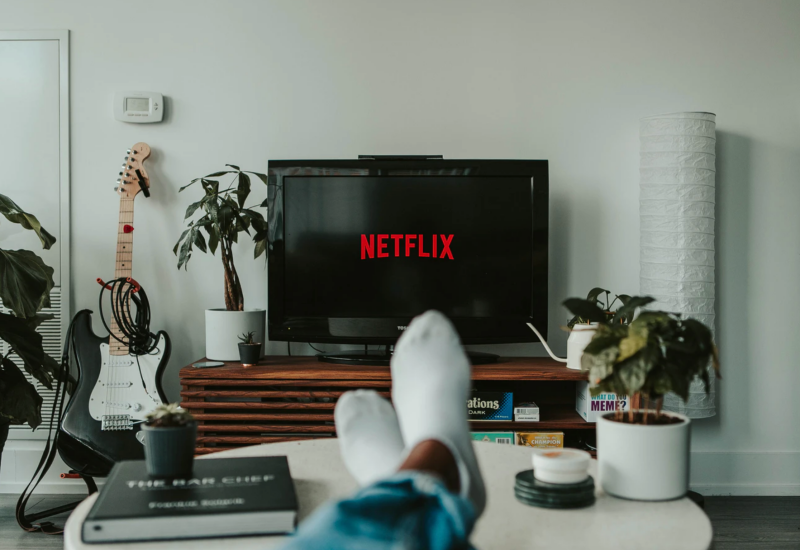 Tips｜不喝星巴克、不看Netflix，盘点股神巴菲特、首富李嘉诚都不做的7件事 更多热点 图3张