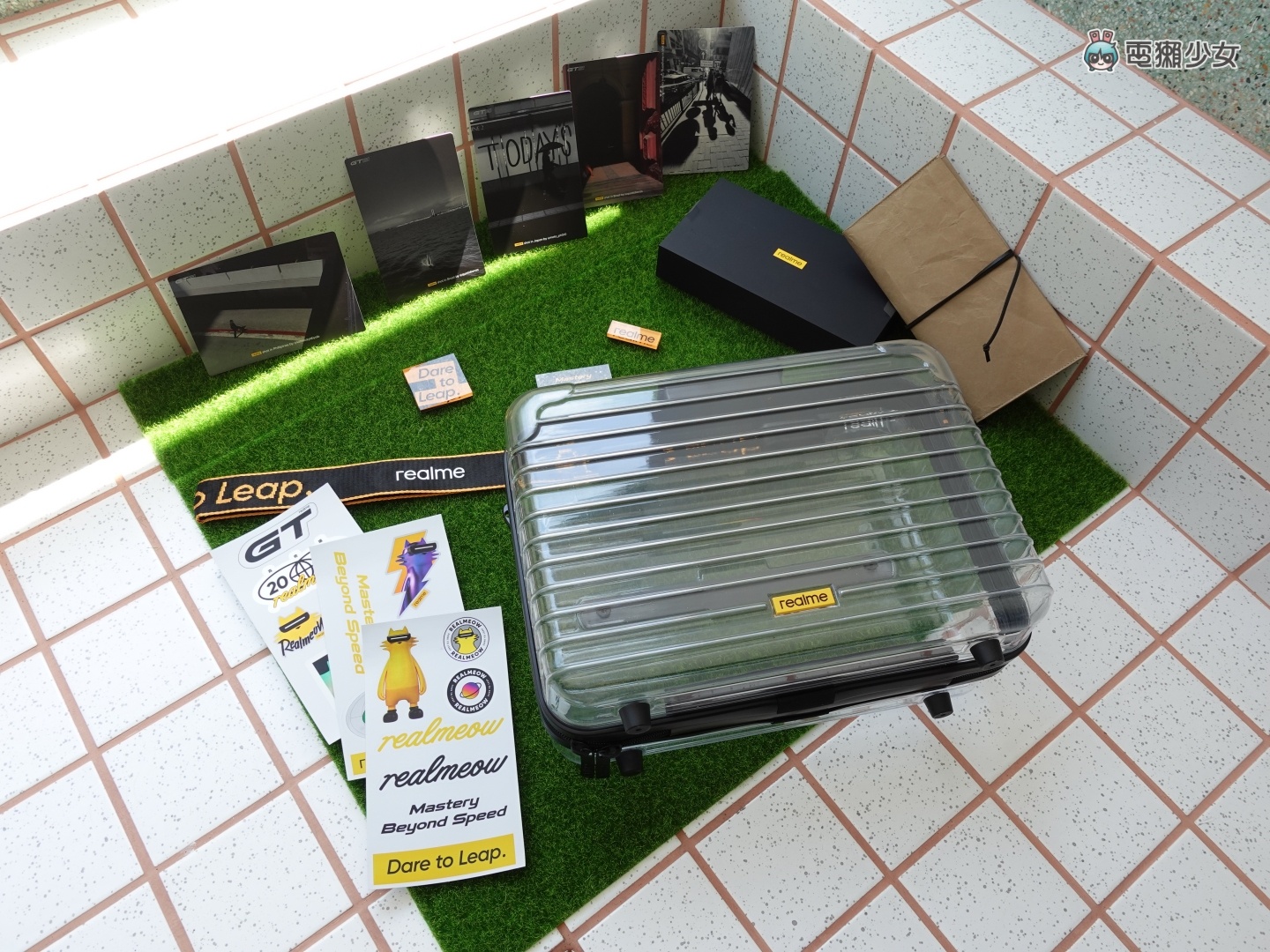 出门｜带‘ realme GT 大师版 ’街拍拍起来！行李箱外壳设计超吸睛 手感意外非常好 售价新台币 11,990 元起 数码科技 图19张
