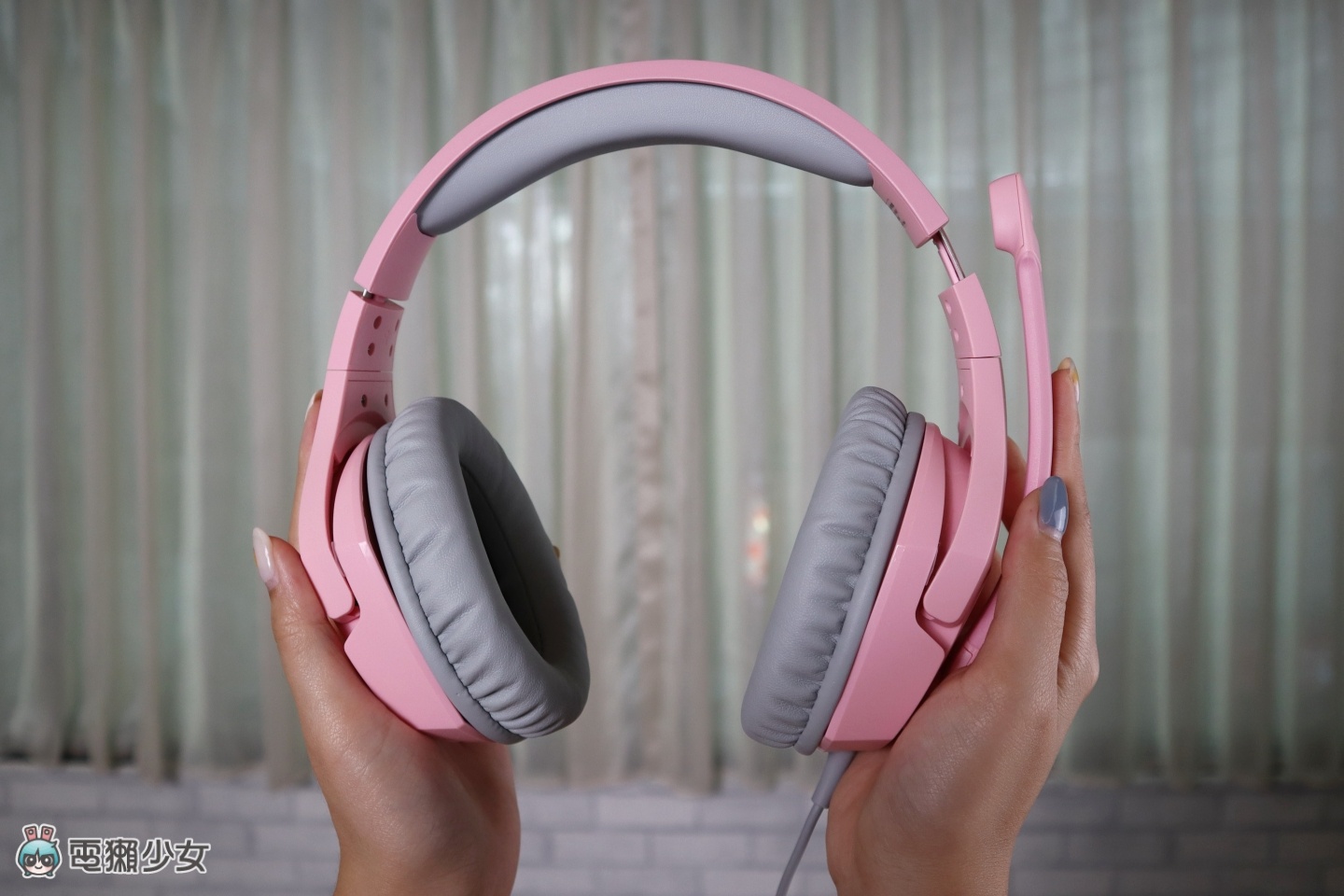 HyperX 最经典的‘ Cloud Stinger 系列 ’也出粉红色耳机！主打轻量化设计，打游戏也要很可爱 数码科技 图3张