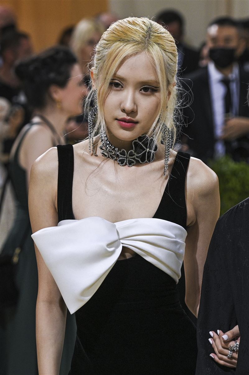 “人间YSL”变红毯灾难！超前卫妆容网狂轰：又老又丑 时尚资讯 图3张
