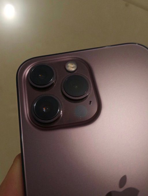 News I 别再说毫无新意了！iPhone 13 刘海大幅度缩小，变更好看了！ 更多热点 图4张