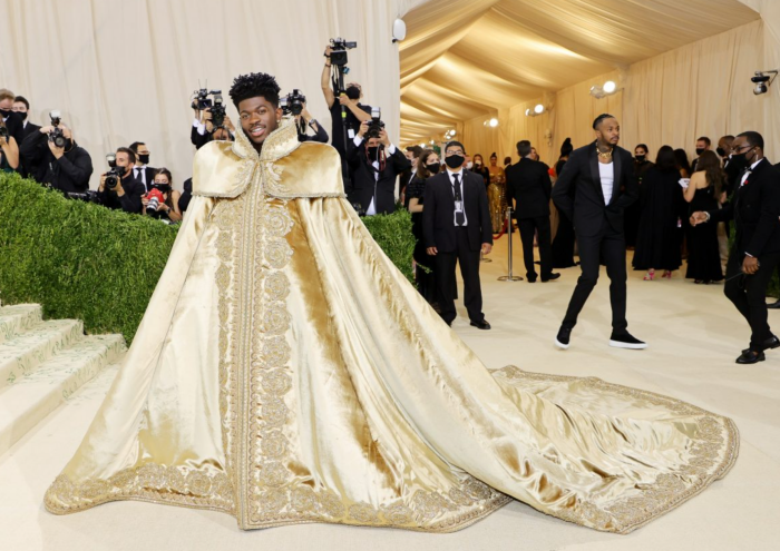 Style｜最狂时尚红毯Met Gala！马头、金色圣斗士、超大帽子都来了！ 更多热点 图5张