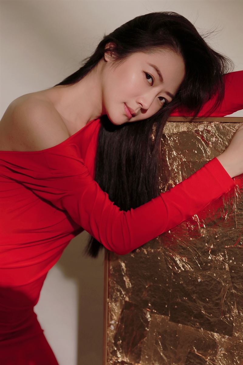 “台版全智贤”女星改名原尹锌办画展　国际大咖争相收藏！ 时尚资讯 图4张