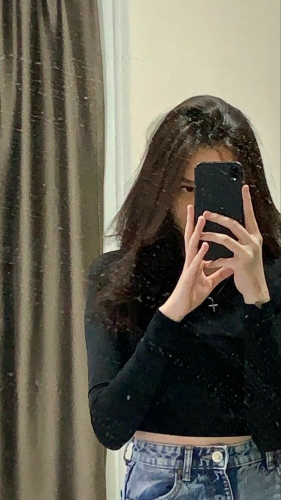 心理测验 I 6种自拍姿势习惯，说明你在朋友眼里的印象是…… 更多热点 图4张