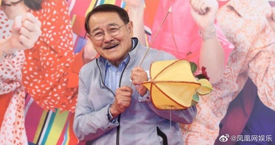 刘丹曝杨幂过节没问候...7岁小糯米独自过中秋！ 粉丝力挺怒骂：糟老头子 娱乐资讯 图1张