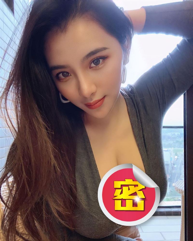 压迫感太强！中国台湾“最凶”护理师　海滩比基尼掉出超巨雪胸 时尚资讯 图2张