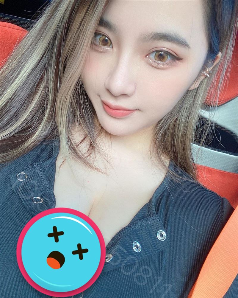 压迫感太强！中国台湾“最凶”护理师　海滩比基尼掉出超巨雪胸 时尚资讯 图5张