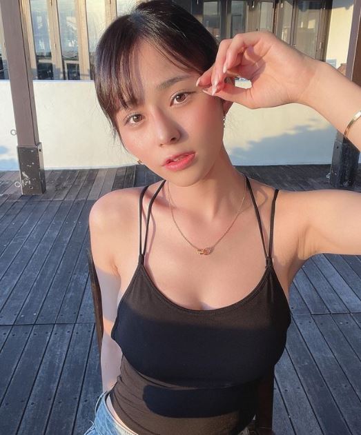 一晃不得了！女友系樱花妹狂“抖动”　超巨弹力晃晕老司机 时尚资讯 图1张