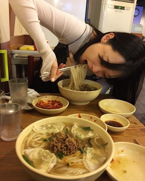 心理学 I 8种进食习惯隐藏着你性格，挑食者都希望拥有稳定关系？ 更多热点 图7张
