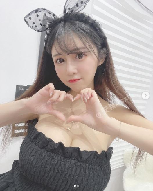 火辣巨胸外送员！百万辣模“特制制服”　安希狂炸丰满雪乳 时尚资讯 图5张