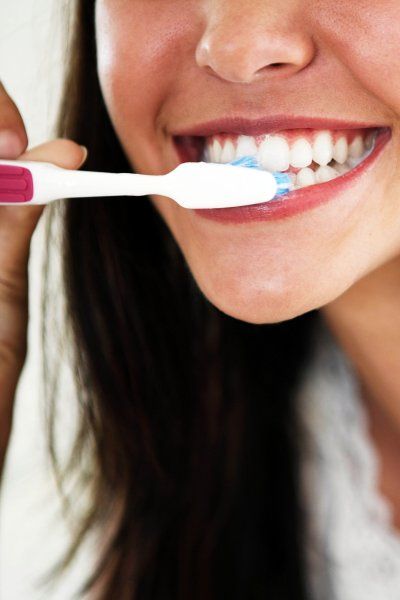 Tips I 你可能每天都在无效刷牙？5 种刷了等于白刷的方式 更多热点 图1张