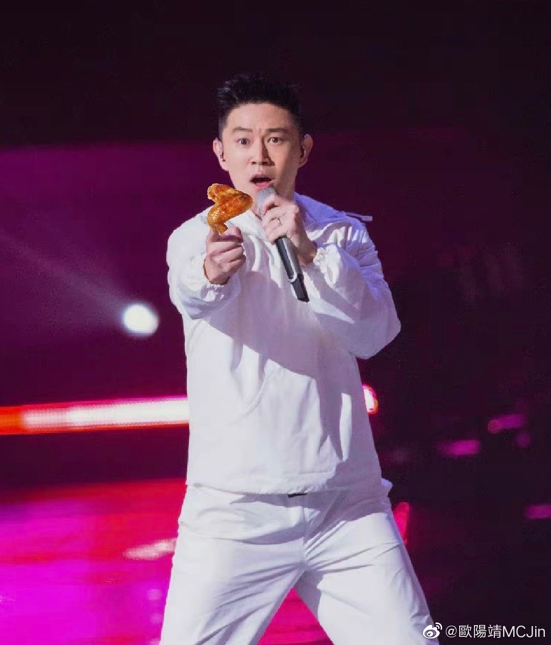 开朗性格大受欢迎...欧阳靖认是受周星驰影响！ 只想当“平凡偶像” 娱乐资讯 图1张