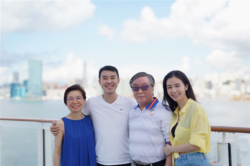 独家／不藏了！麦明诗坦胸“正面解放”完美身材转身网辣晕 时尚资讯 图6张