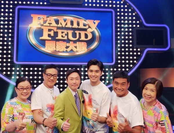 凭高颜值+190CM身高出圈...TVB“御用丑角”29岁儿子真实样貌曝光！和爸爸完全不像 娱乐资讯 图1张