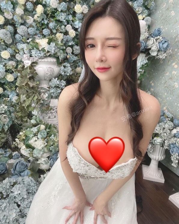 最Q《鱿鱼》木头人！安希猛摇白皙巨胸　循环波涛晃晕万人 时尚资讯 图4张