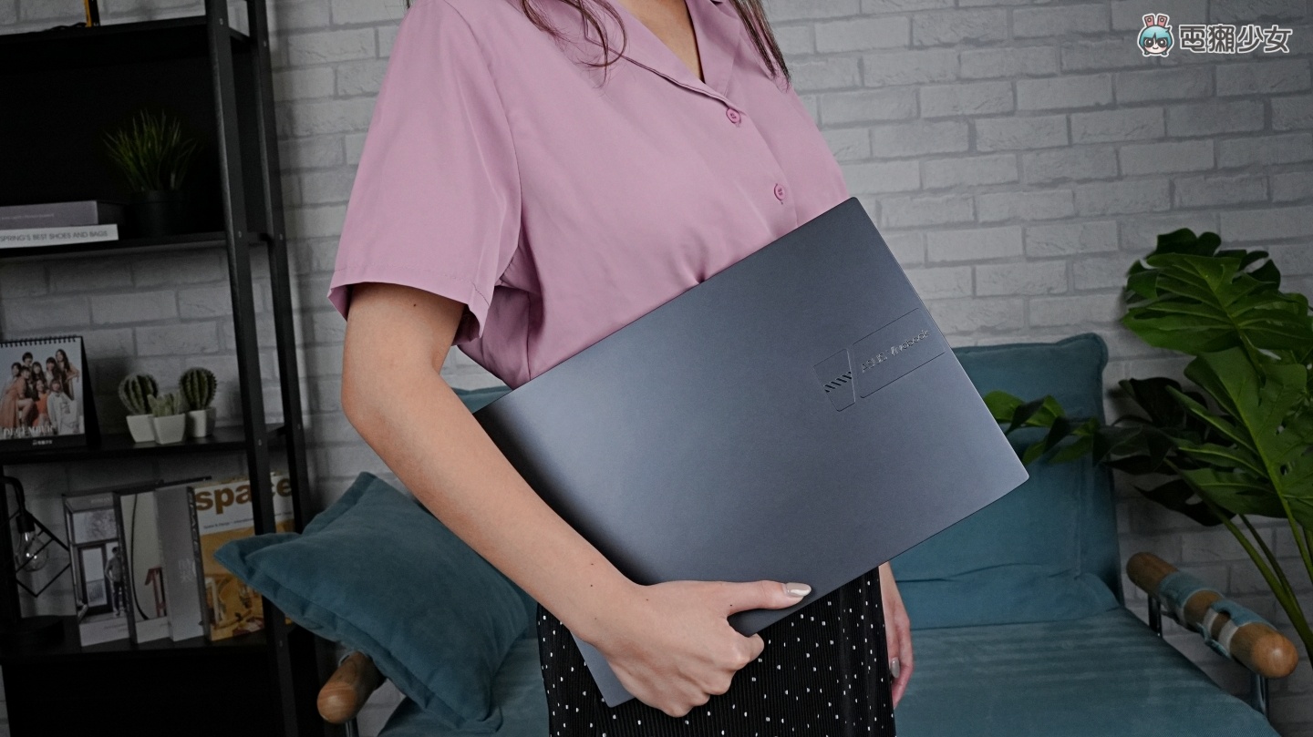 华硕平价 OLED 笔电‘ ASUS Vivobook Pro 14 OLED ’开箱！规格升级幅度超有感 三万五挑笔电就选它 数码科技 图5张
