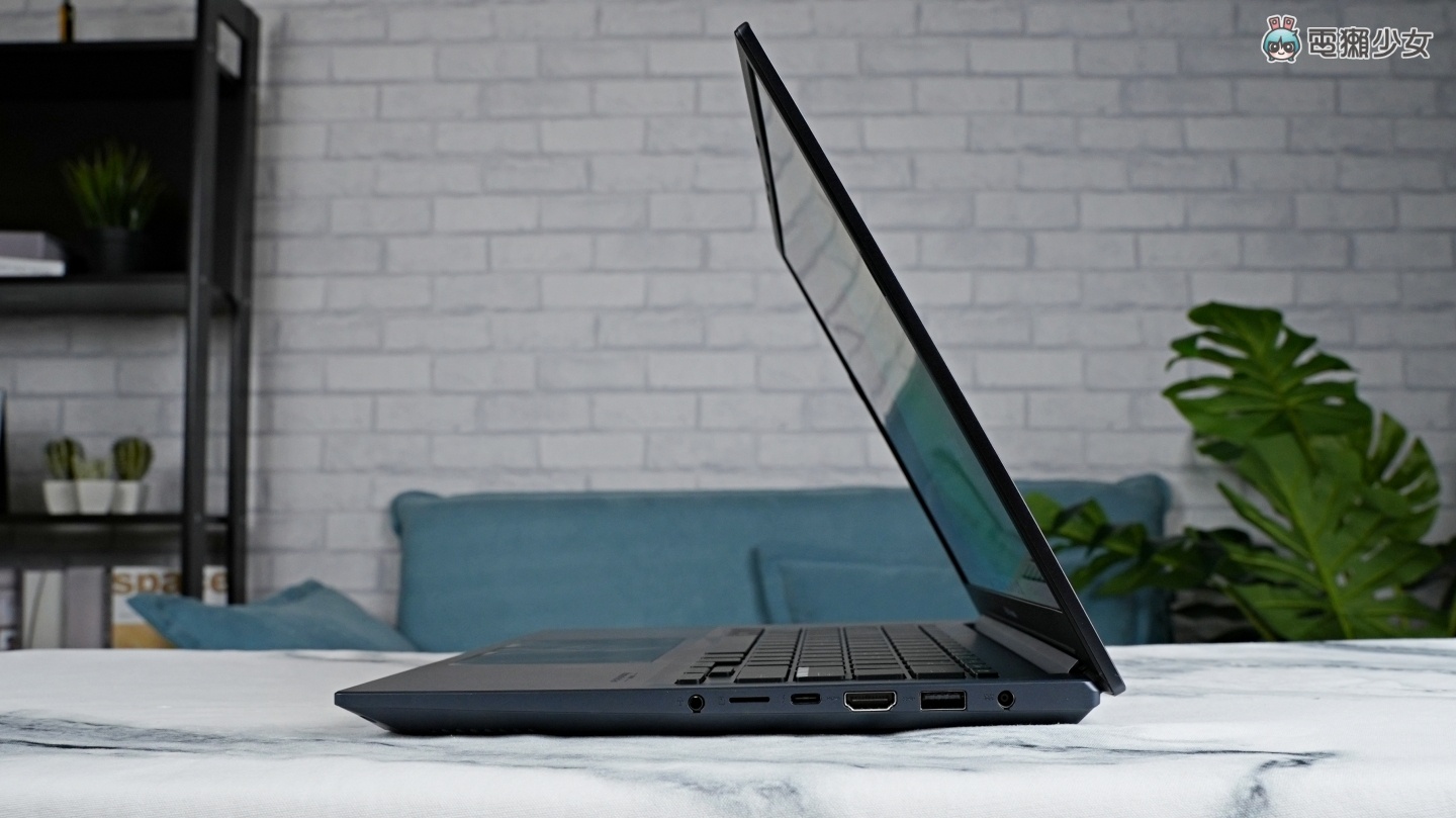 华硕平价 OLED 笔电‘ ASUS Vivobook Pro 14 OLED ’开箱！规格升级幅度超有感 三万五挑笔电就选它 数码科技 图19张