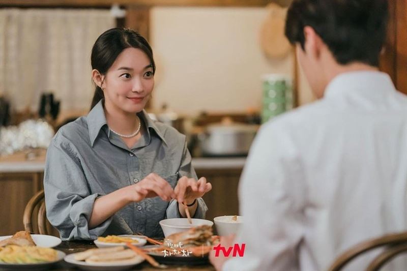 Beauty美人圈／《海岸村恰恰恰》申敏儿职场穿搭重点 时尚资讯 图4张