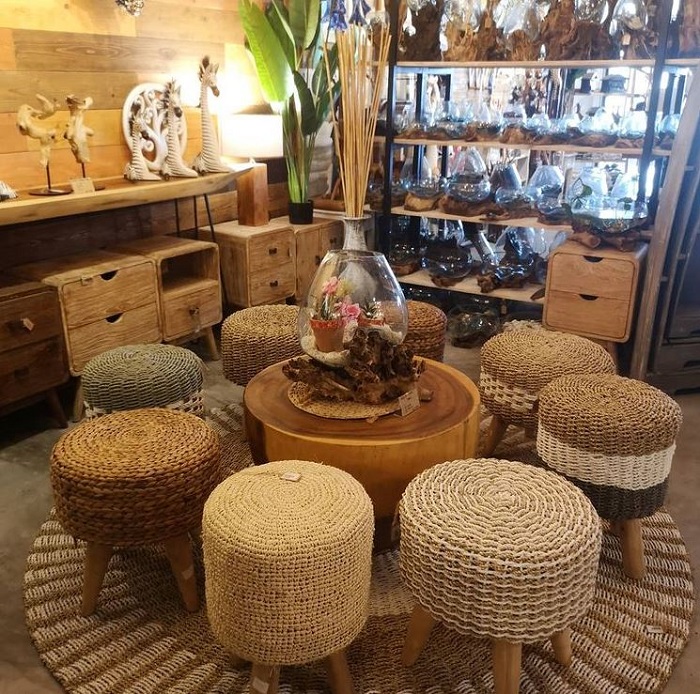 生活 I 隐藏在Seri Kembangan木质家具专卖店，三层楼越逛越种草！ 更多热点 图7张