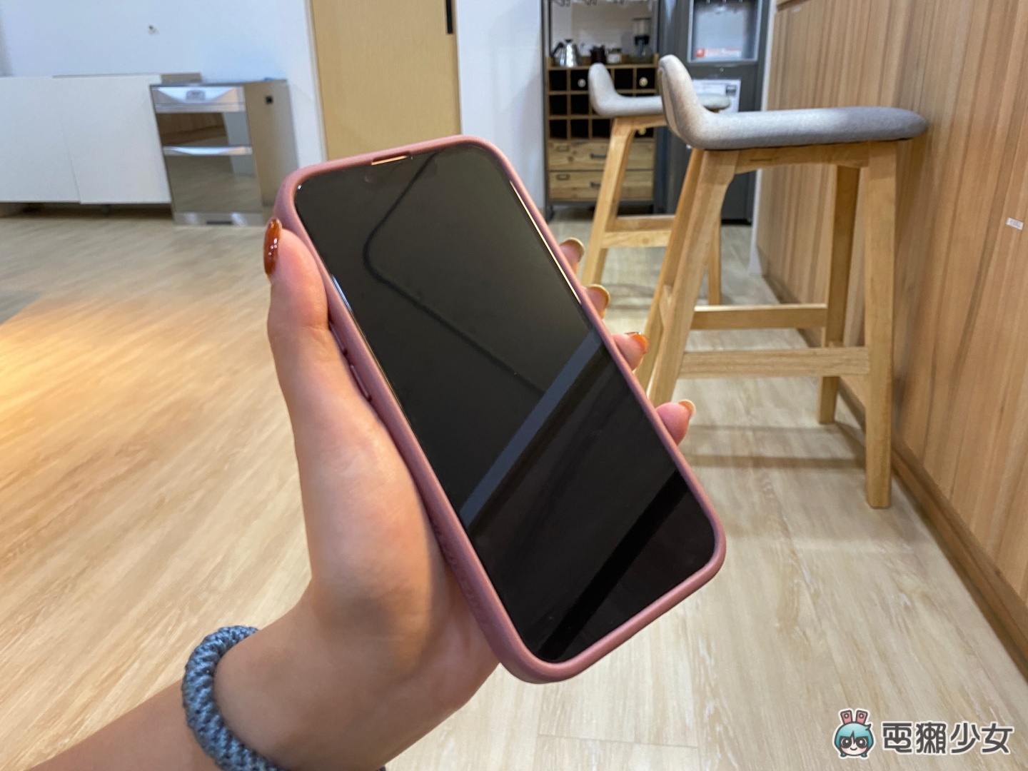 iPhone 13 摔落测试！装着 DEVILCASE 的‘ 恶魔防摔壳 PRO ’镜头防护加高 保护力更升级 数码科技 图16张