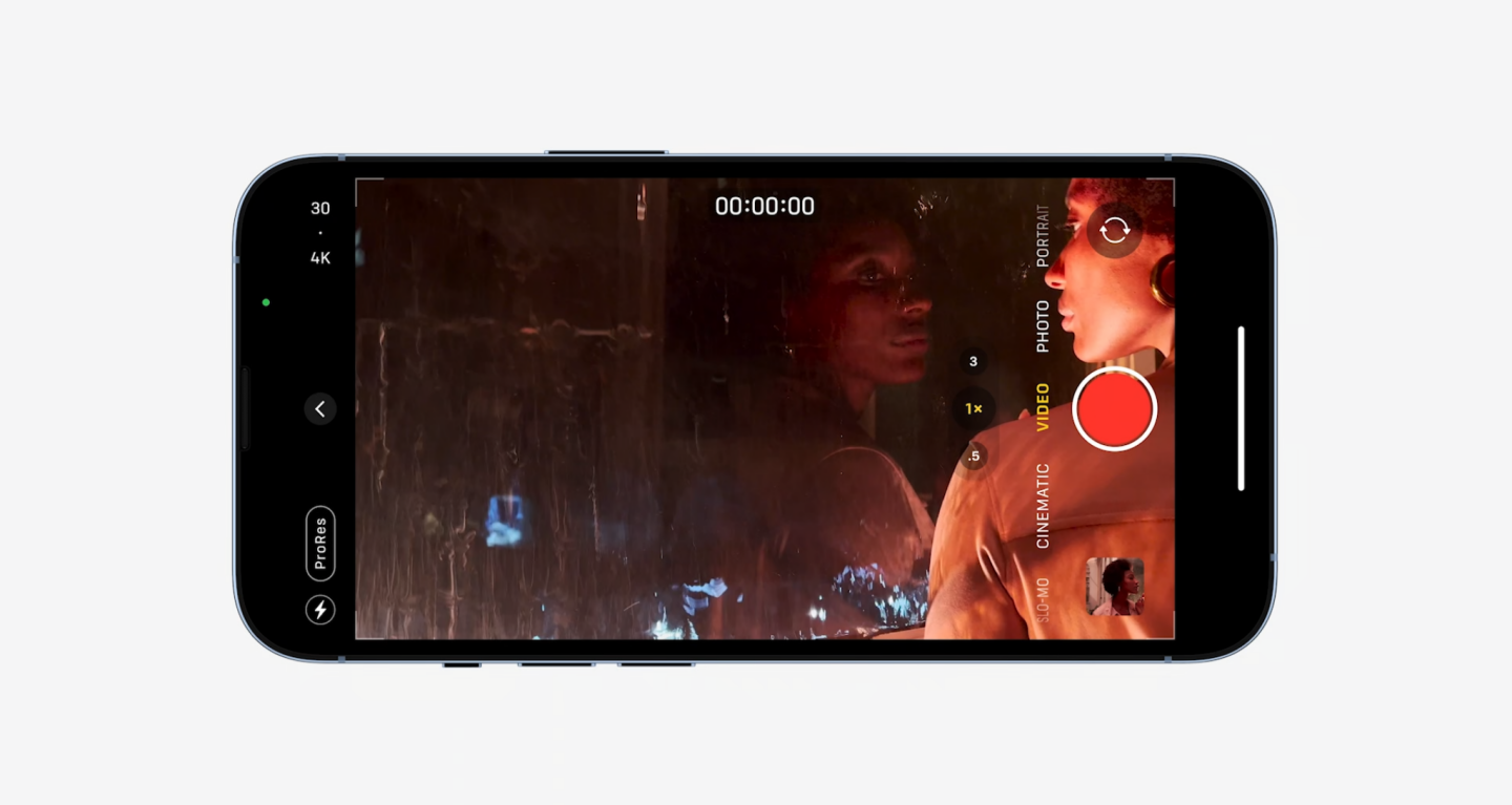 苹果推出 iOS 15.1！ 同播共享、Apple ProRes、iPhone 13 系列相机自动切换功能关闭 三大更新亮点带你快速看 数码科技 图3张