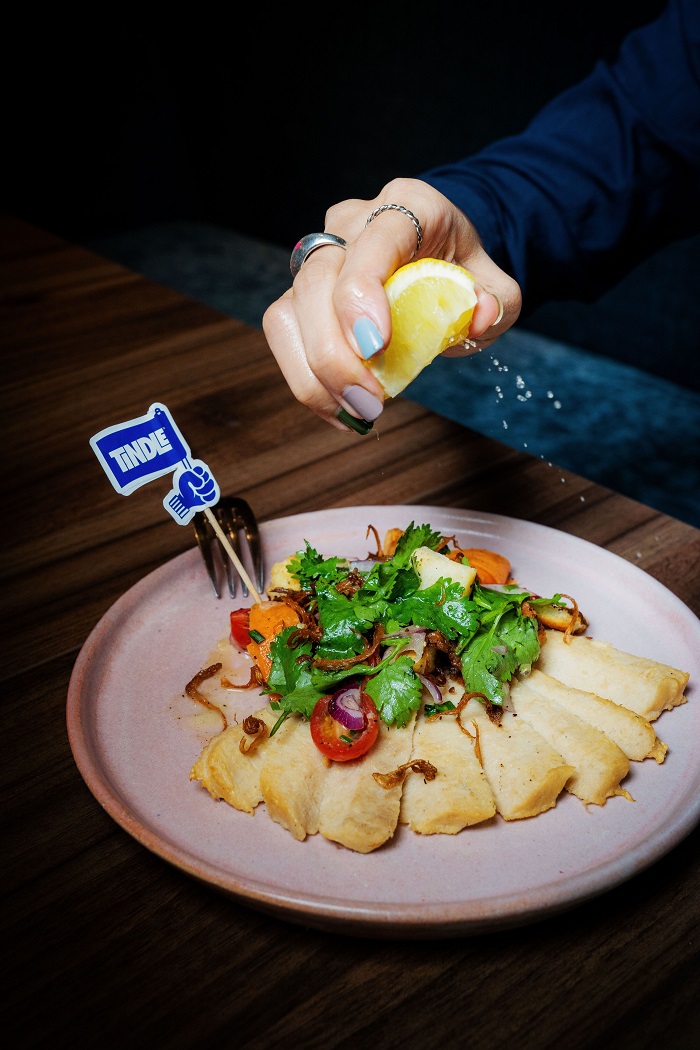 美食 I 全新绿色饮食时代驾到！城中9家餐厅加入TiNDLE植物鸡肉菜单 更多热点 图2张