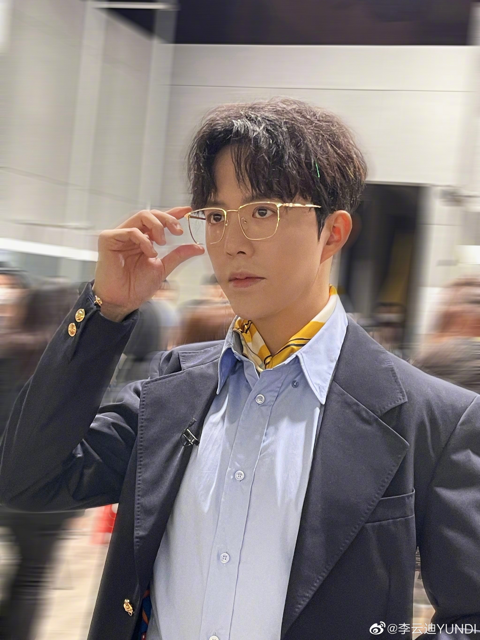 逐渐暴躁的后期！ 李云迪《哥哥》镜头全被马赛克...隔着屏幕都感受到打工人的愤怒 娱乐资讯 图1张