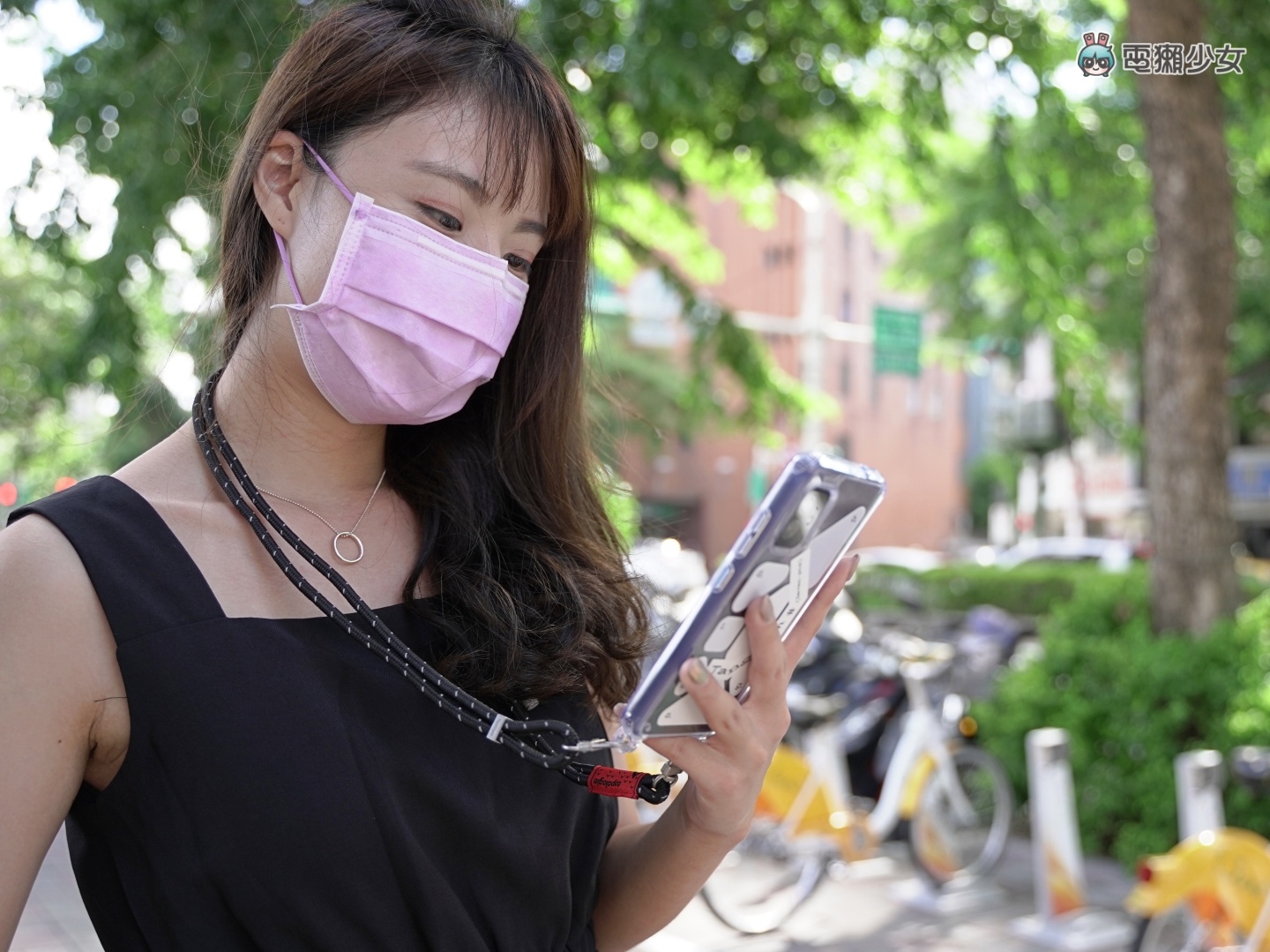 也太好看！Zenfone 8 设计师联名手机壳限量登场 搭配 Topologie 绳索背带时尚及便利性满分 数码科技 图12张