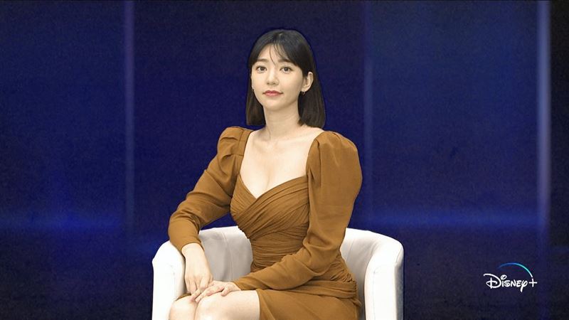 领口低到惊人！郭雪芙“弹出超凶北半球”深邃事业线网晕了 时尚资讯 图1张