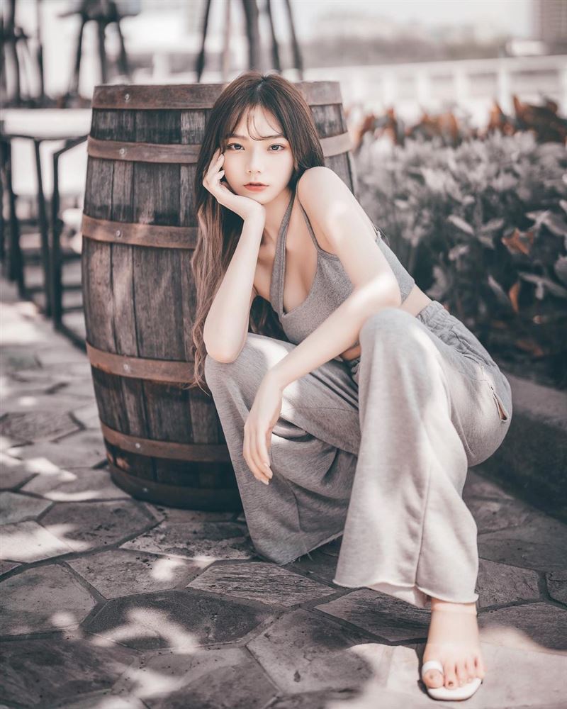 激似《后翼弃兵》安雅！纯欲嫩模绽放南半球　玉腿蜜桃抢镜 时尚资讯 图3张