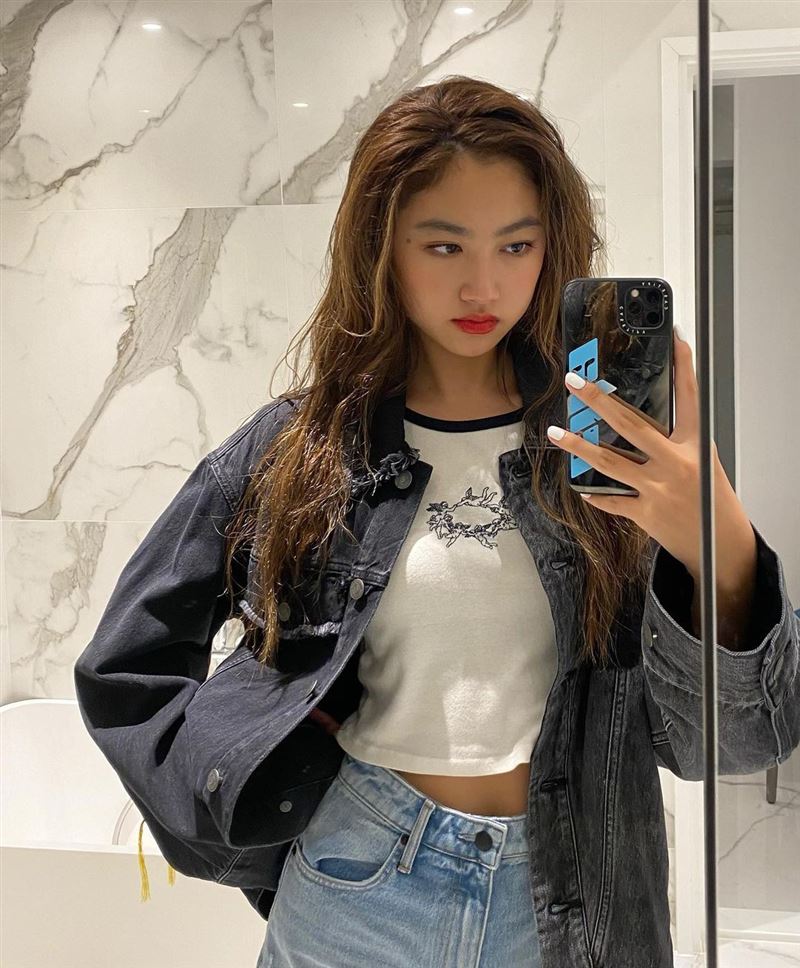 任达华17岁女儿性感解锁　逆天美腿“神基因”发育超好！ 时尚资讯 图2张