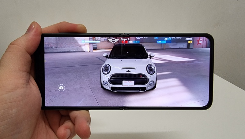 Review I Galaxy Z Flip3 可玩性很高！唯一不足电池不给力！ 更多热点 图6张