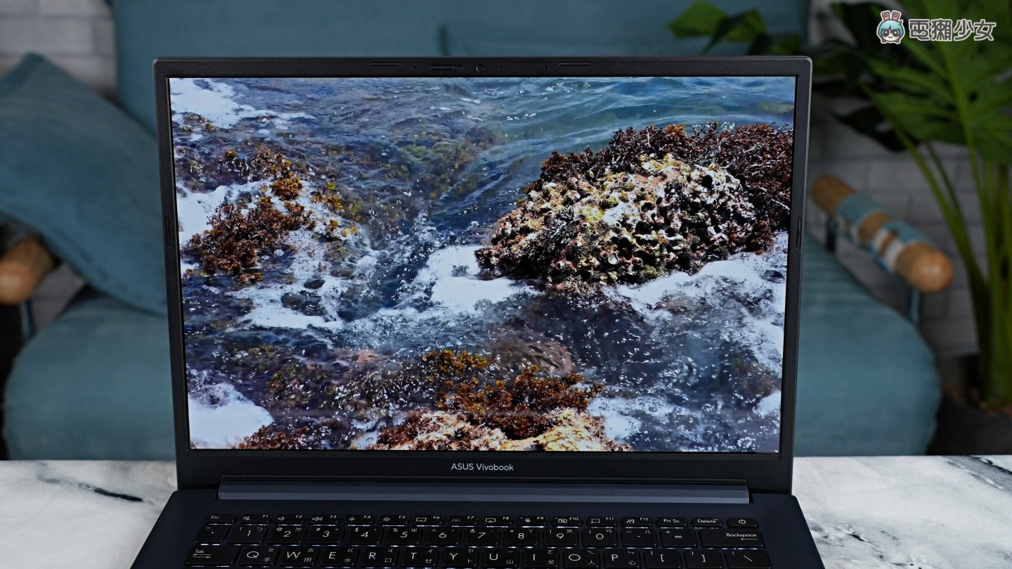 华硕平价 OLED 笔电‘ ASUS Vivobook Pro 14 OLED ’开箱！规格升级幅度超有感 三万五挑笔电就选它 数码科技 图7张