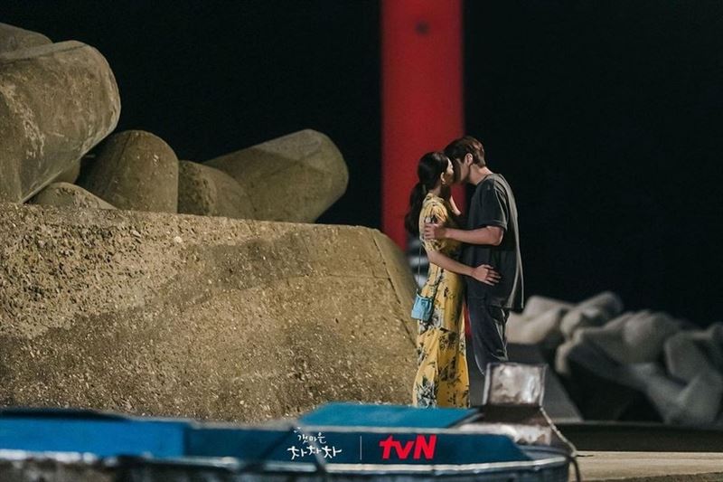 Beauty美人圈／《海岸村恰恰恰》申敏儿职场穿搭重点 时尚资讯 图6张