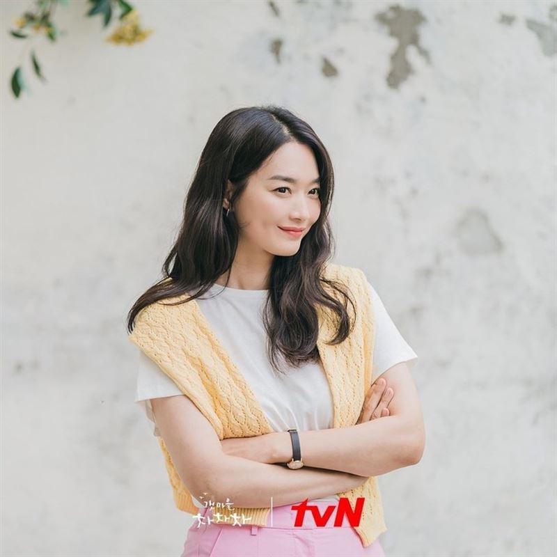 Beauty美人圈／《海岸村恰恰恰》申敏儿职场穿搭重点 时尚资讯 图8张
