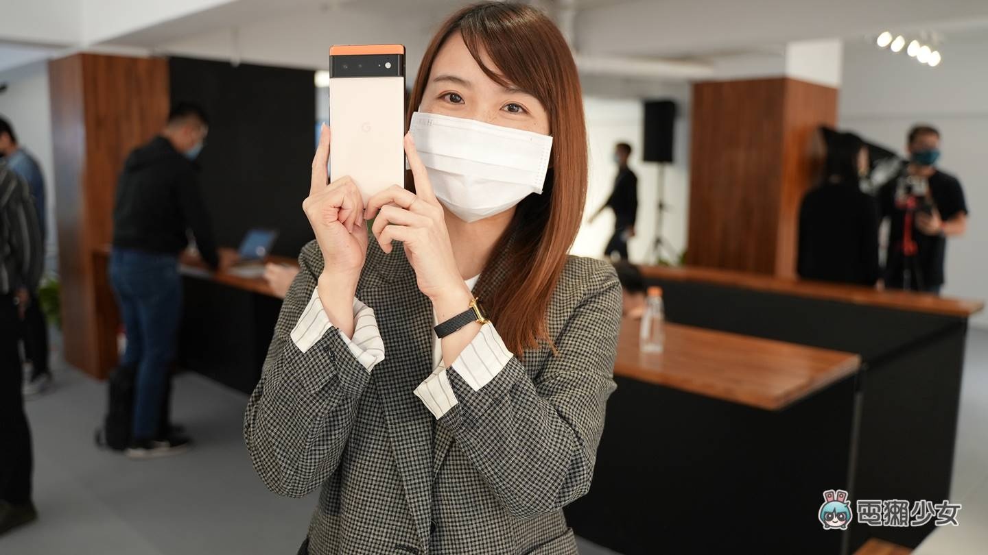 出门｜Google Pixel 6 实机颜色长这样！粉嫩色系与外观细看上手玩 数码科技 图2张